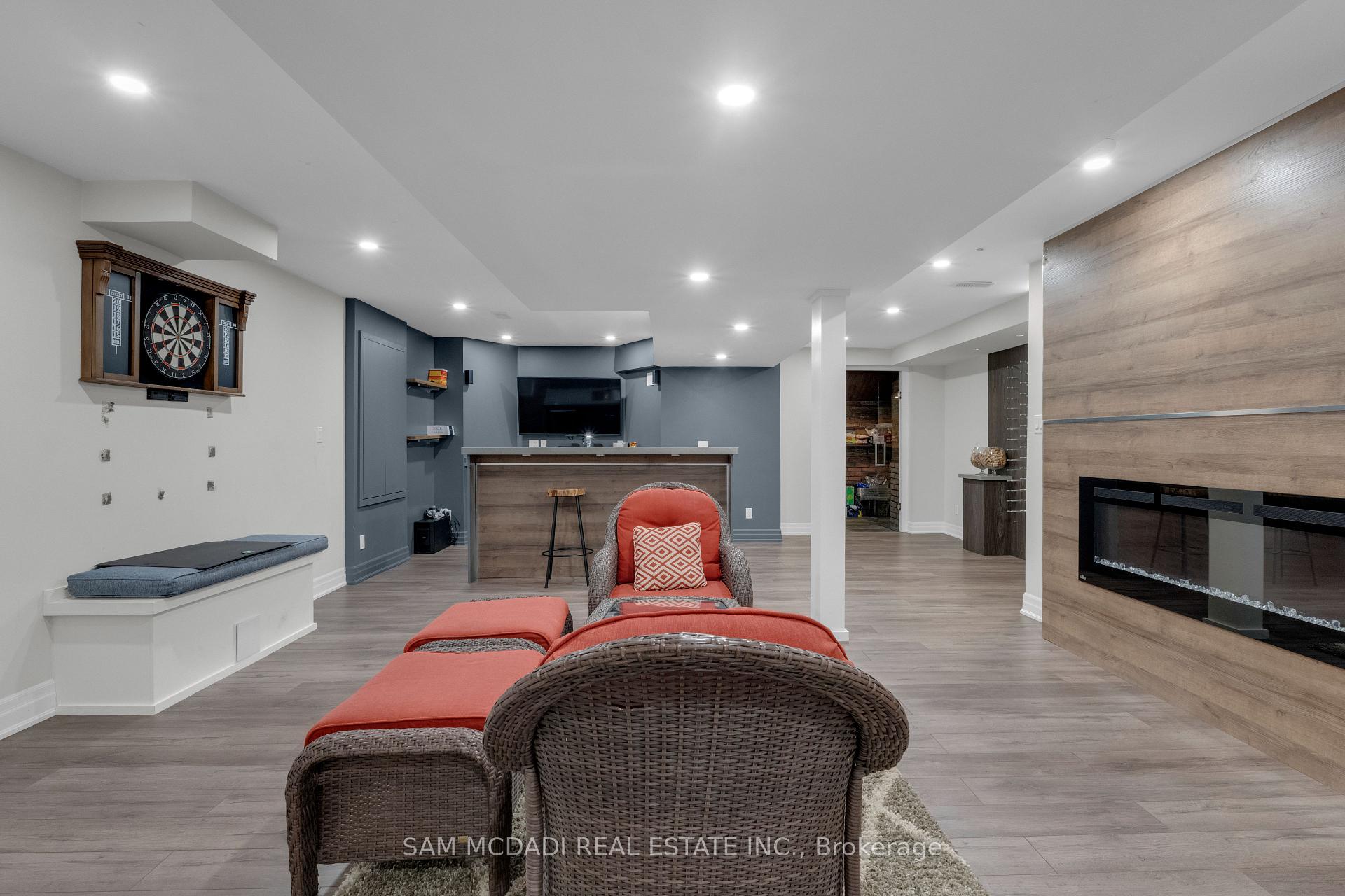 136 North Park Boulevard