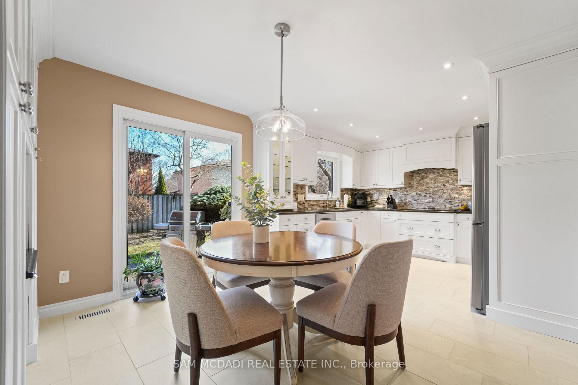 1653 Sherwood Forrest Circle