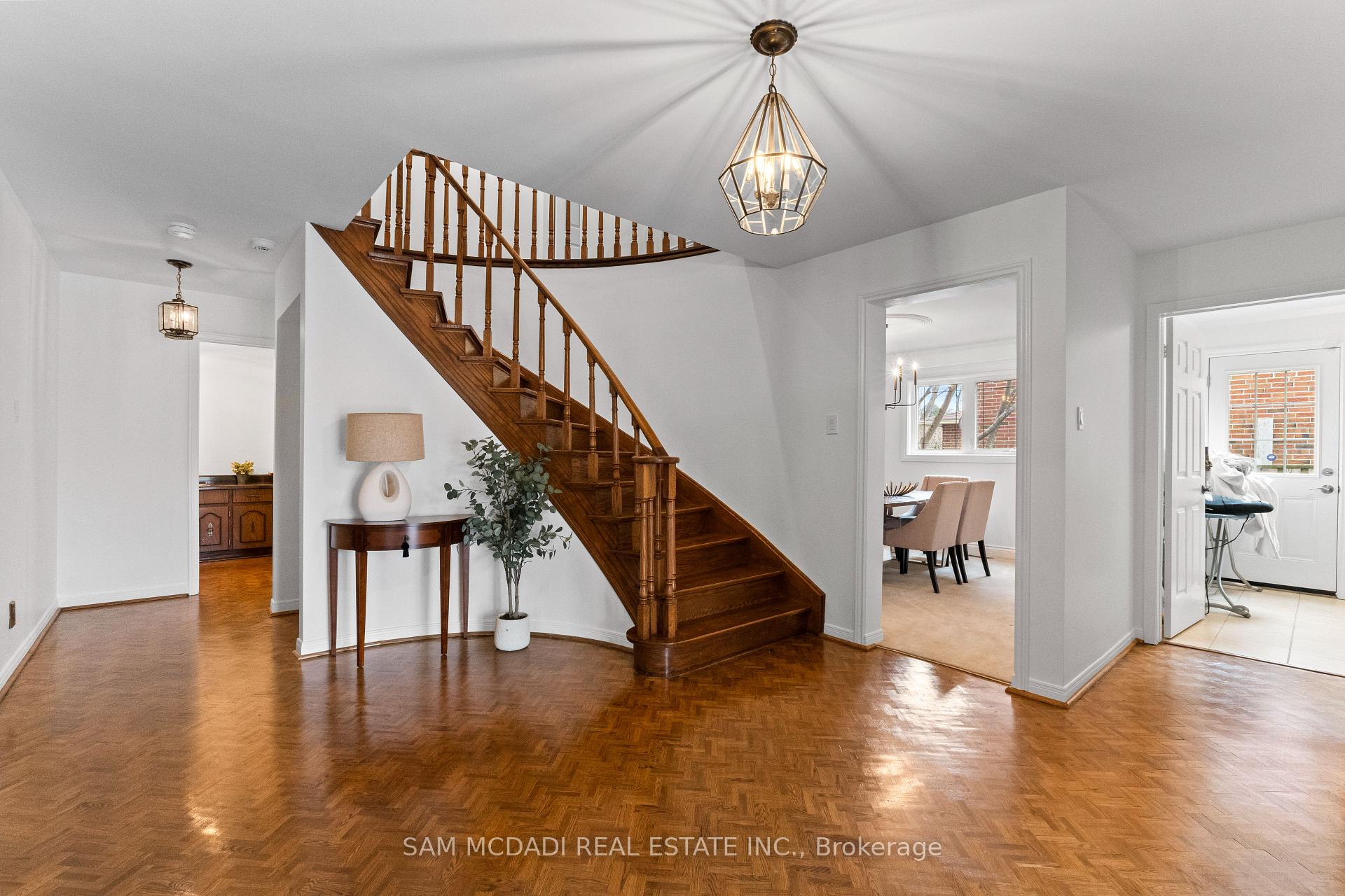 1653 Sherwood Forrest Circle