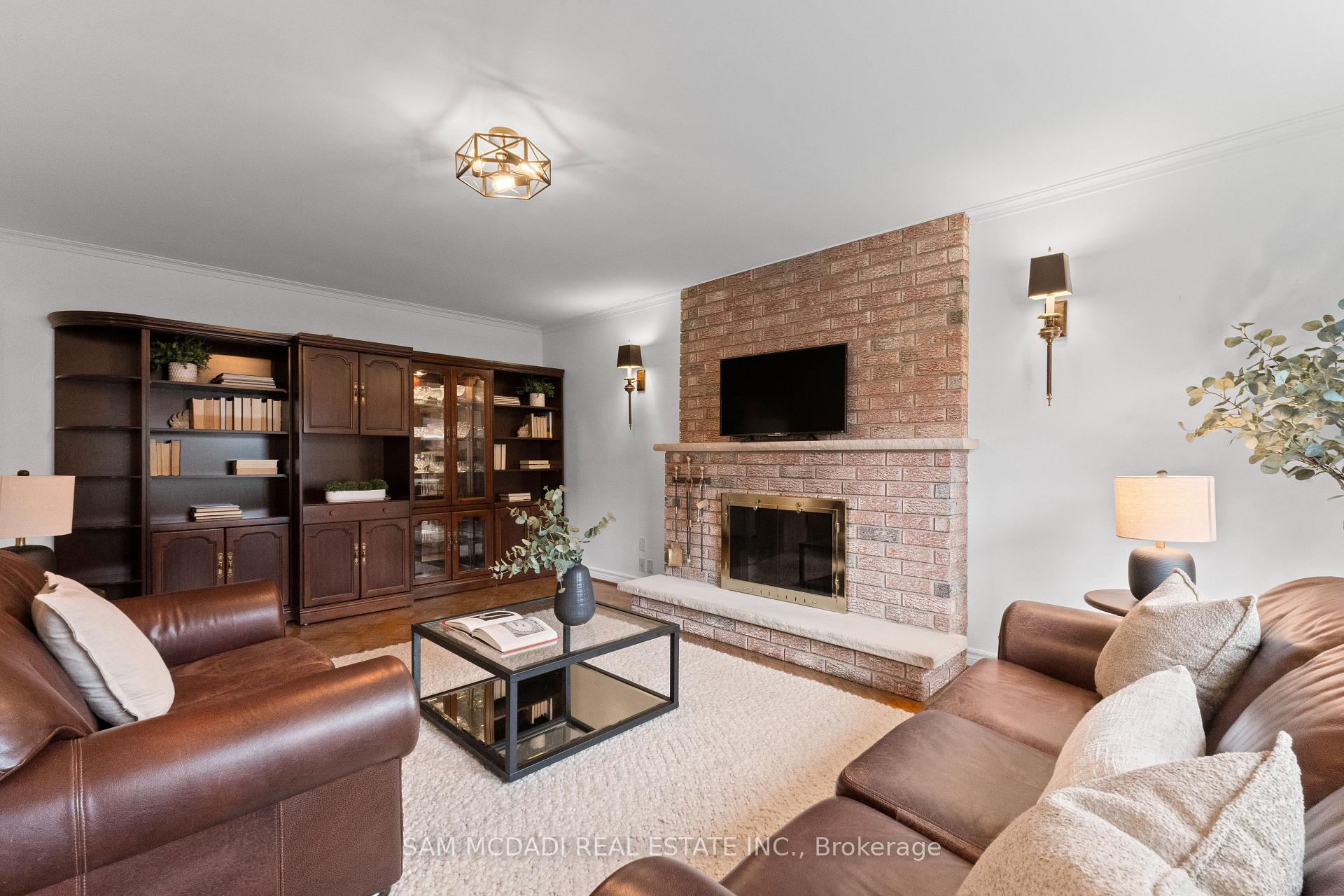 1653 Sherwood Forrest Circle