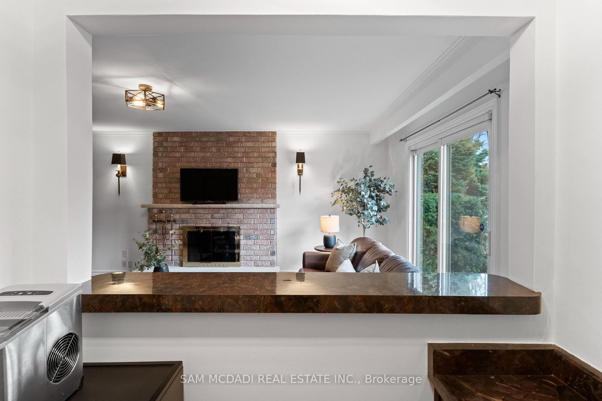 1653 Sherwood Forrest Circle