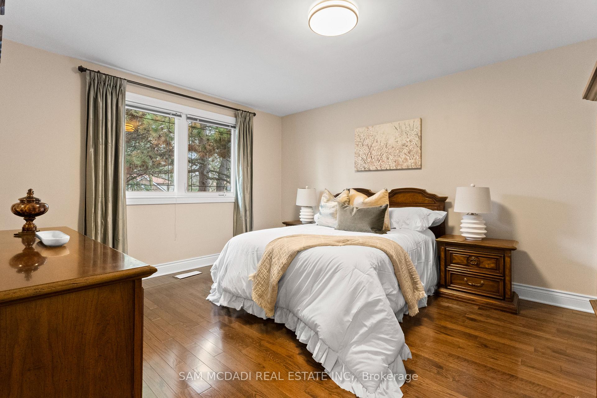 1653 Sherwood Forrest Circle