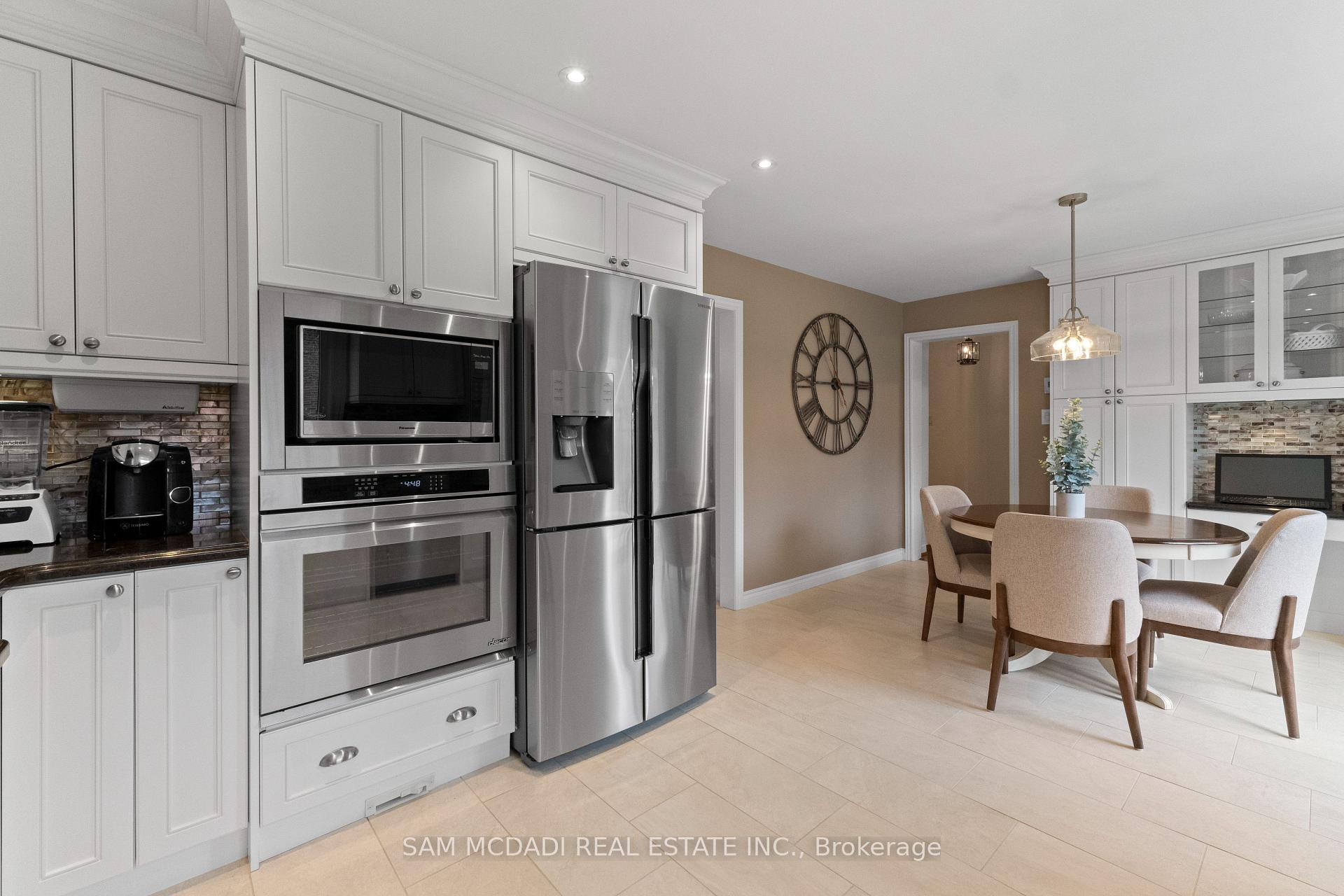 1653 Sherwood Forrest Circle