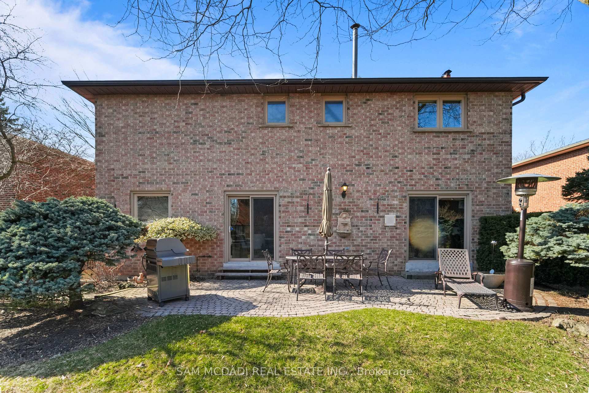 1653 Sherwood Forrest Circle