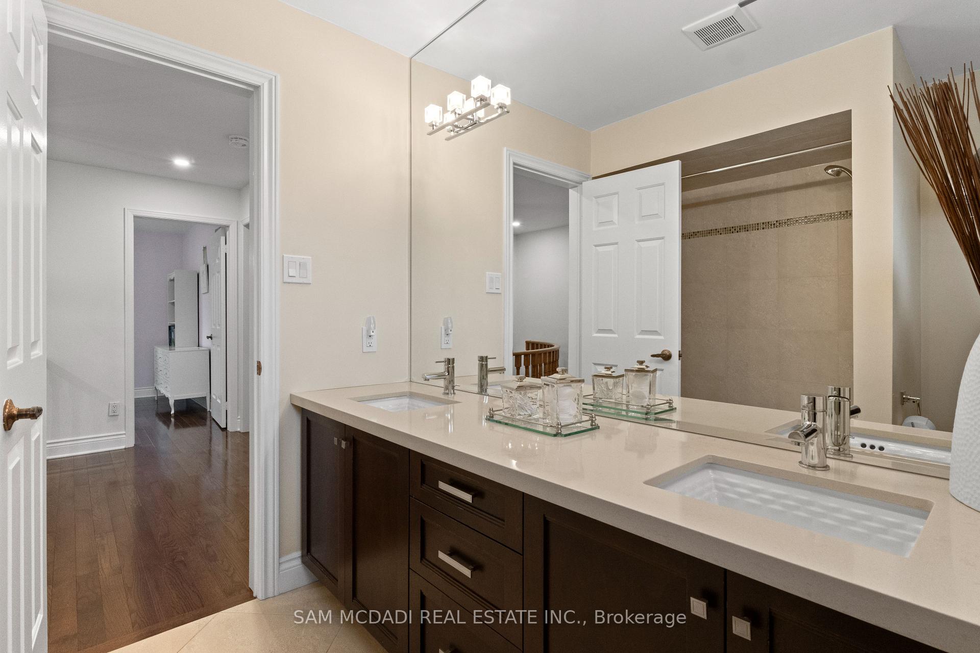 1653 Sherwood Forrest Circle