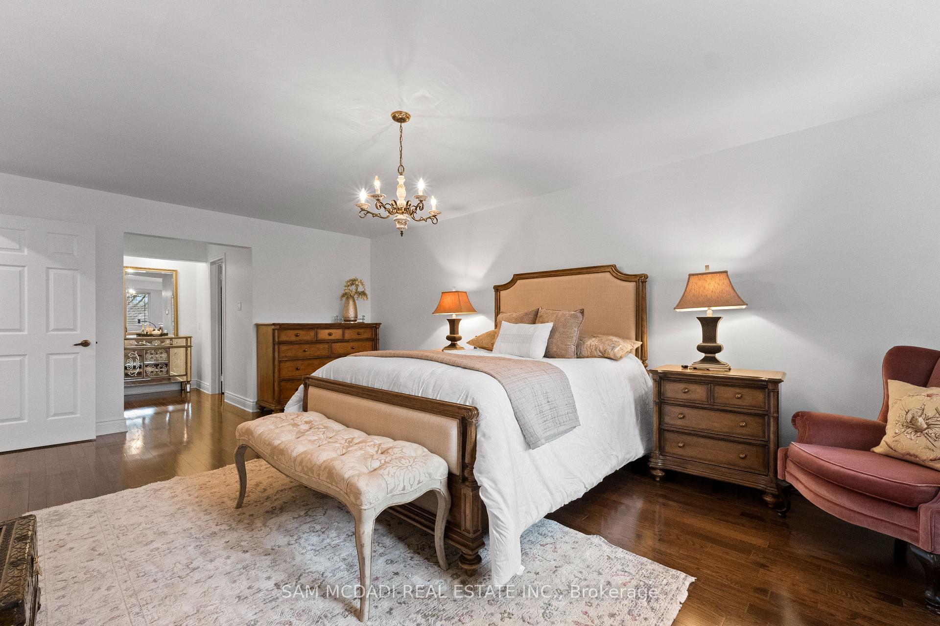 1653 Sherwood Forrest Circle