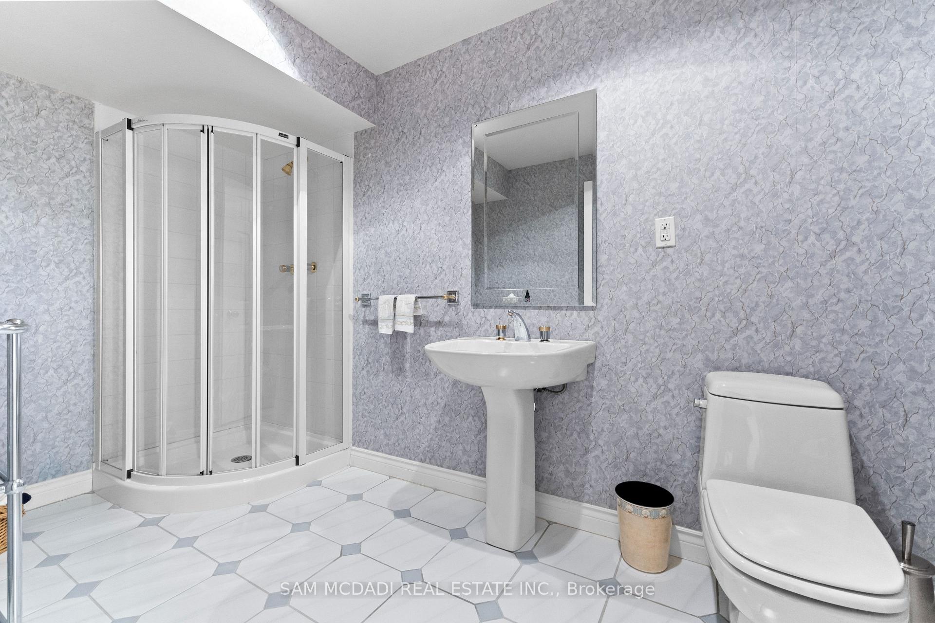 1653 Sherwood Forrest Circle