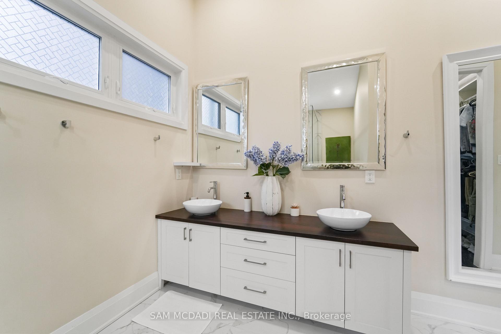 2814 Forks Of The Credit Road