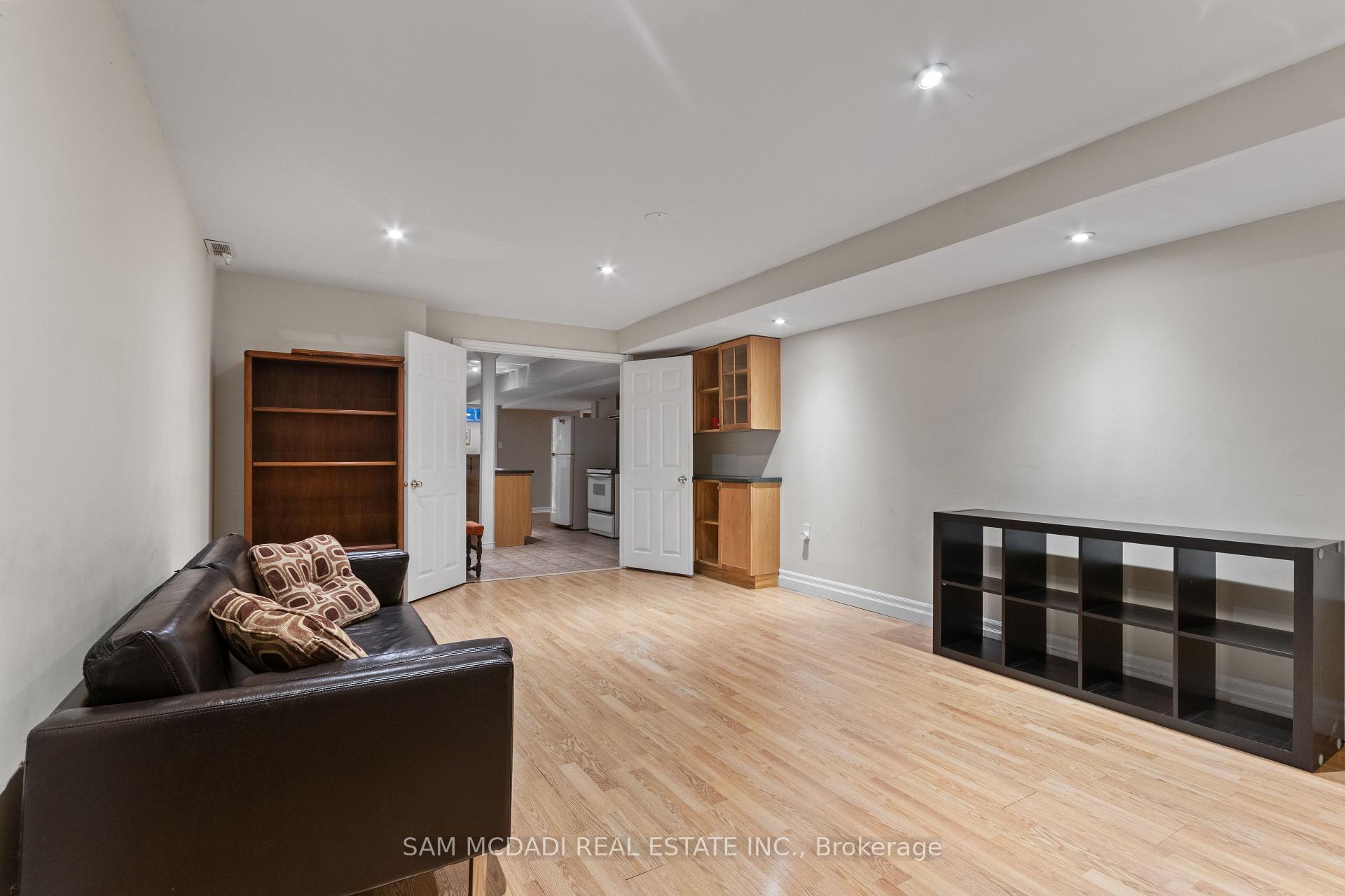 4873 Forest Hill Drive