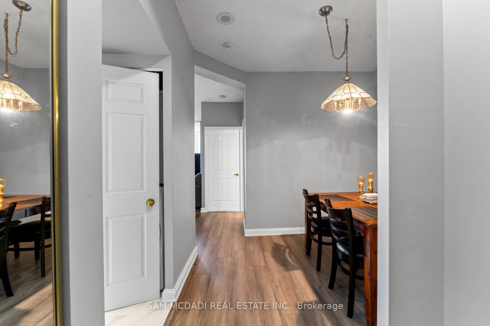 24 Hanover Road 2205