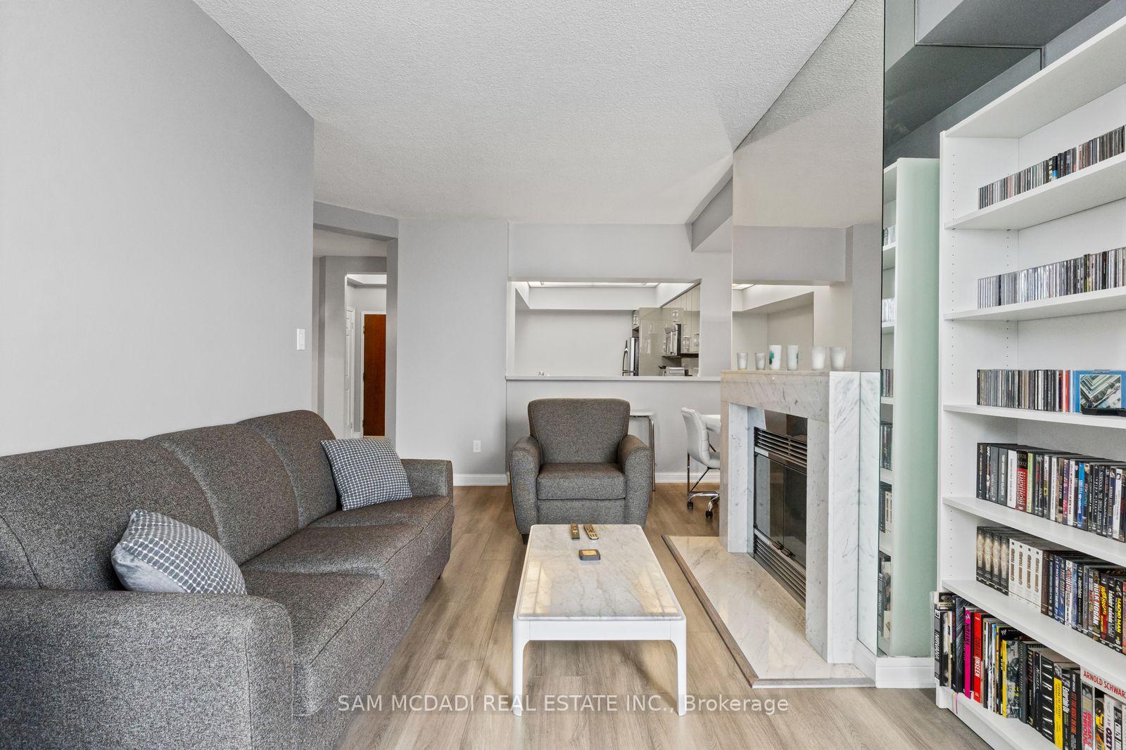 24 Hanover Road 2205