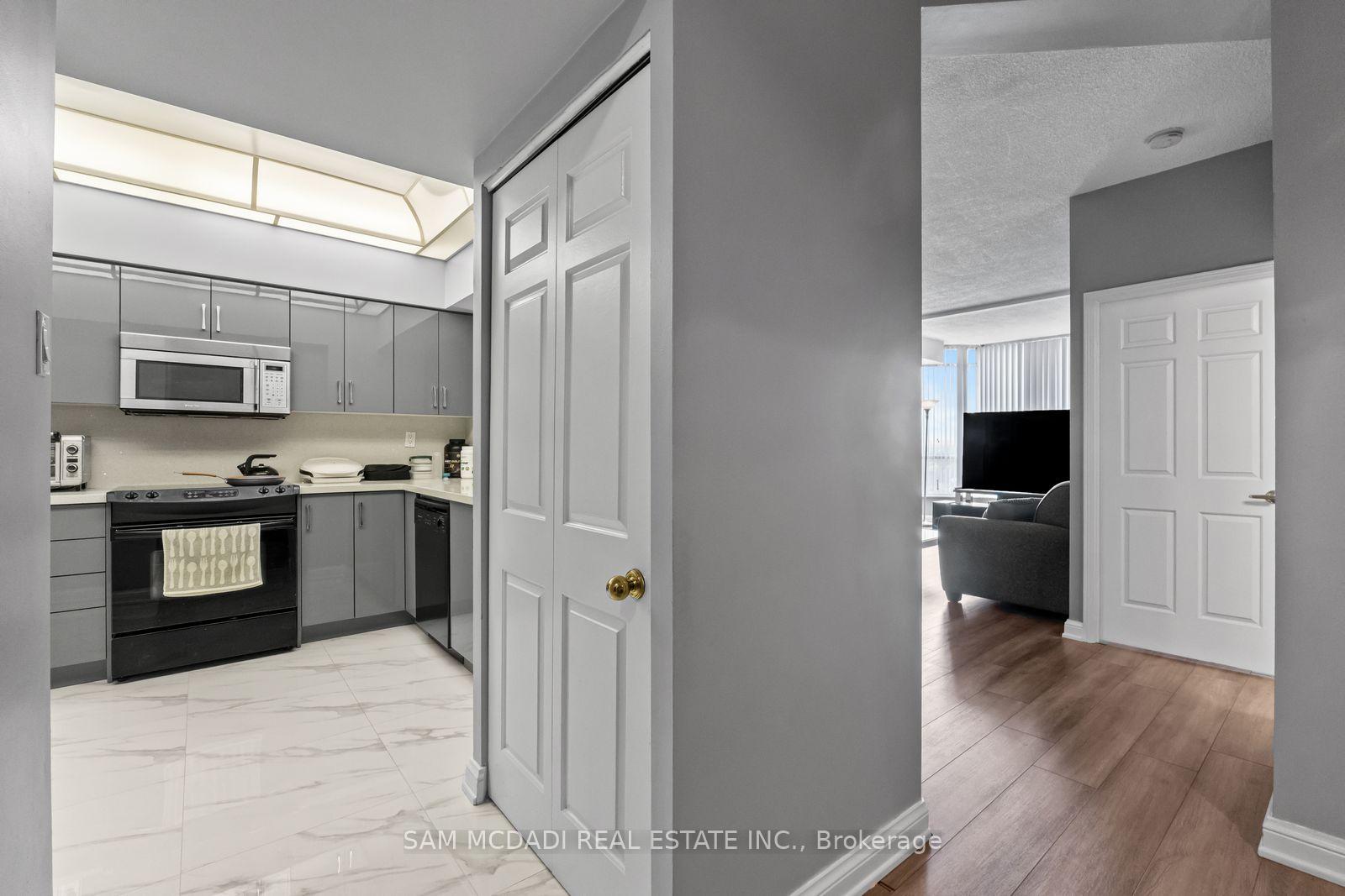 24 Hanover Road 2205