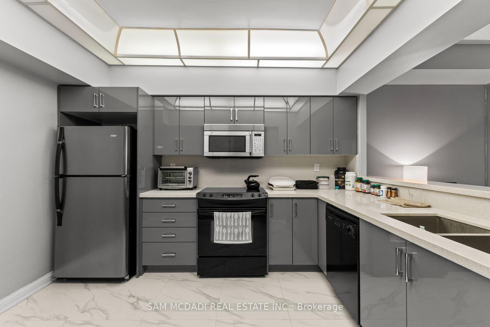 24 Hanover Road 2205