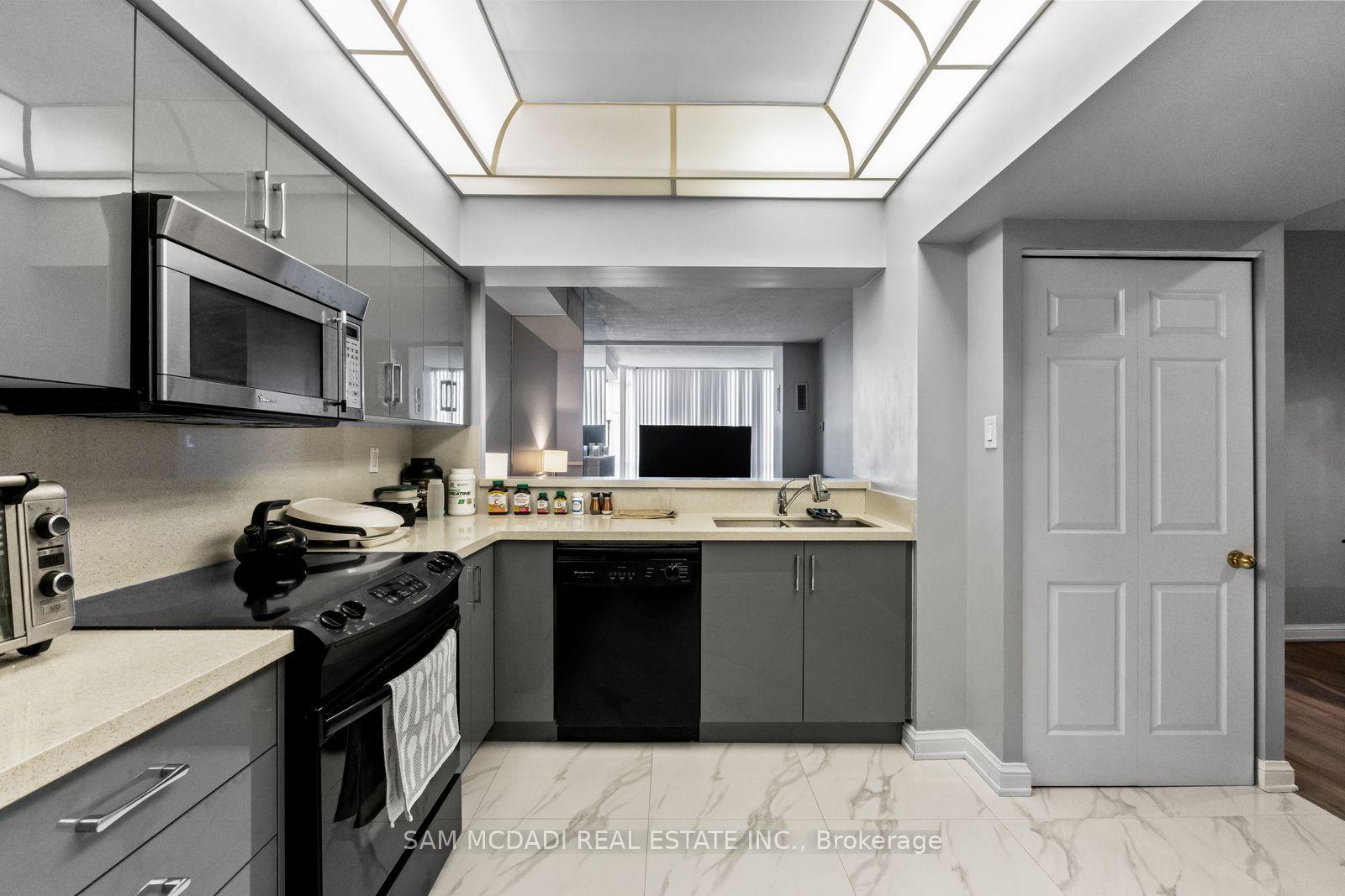 24 Hanover Road 2205