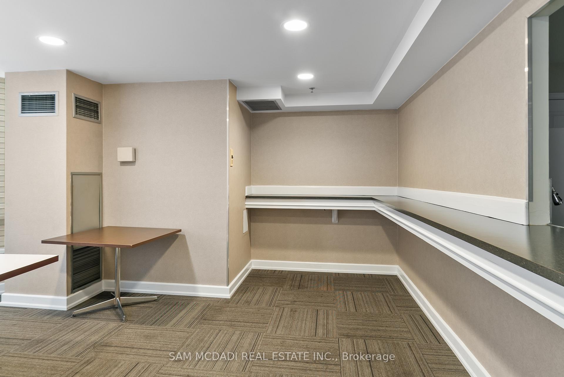 24 Hanover Road 2205