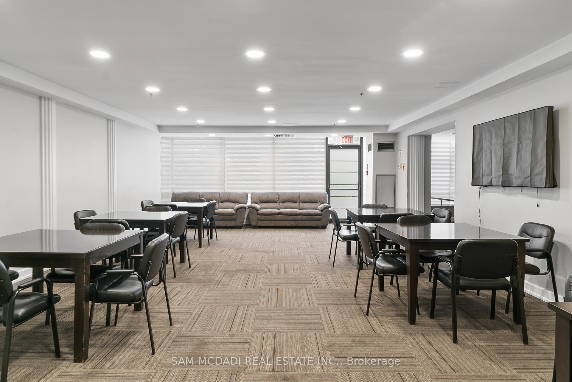 24 Hanover Road 2205