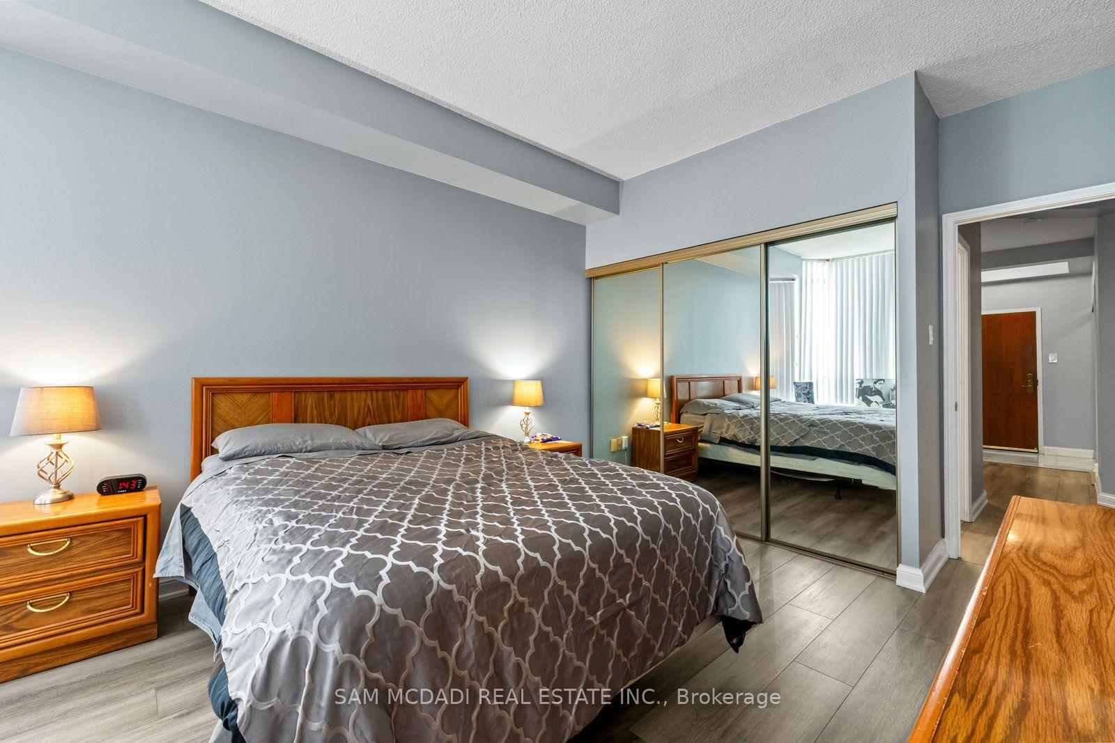 24 Hanover Road 2205