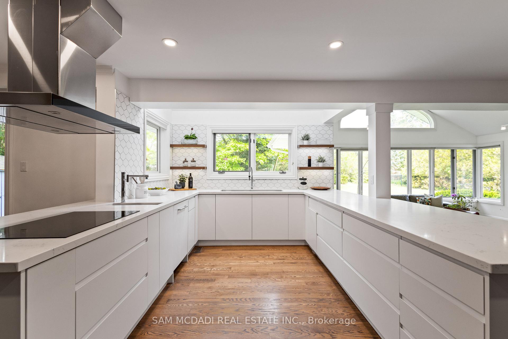 492 Country Club Crescent