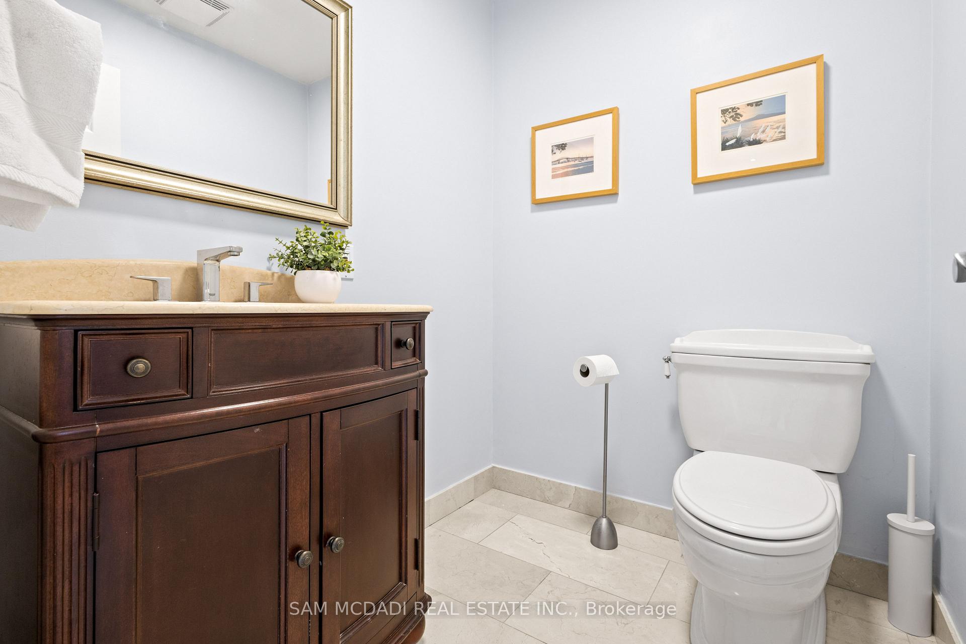 492 Country Club Crescent