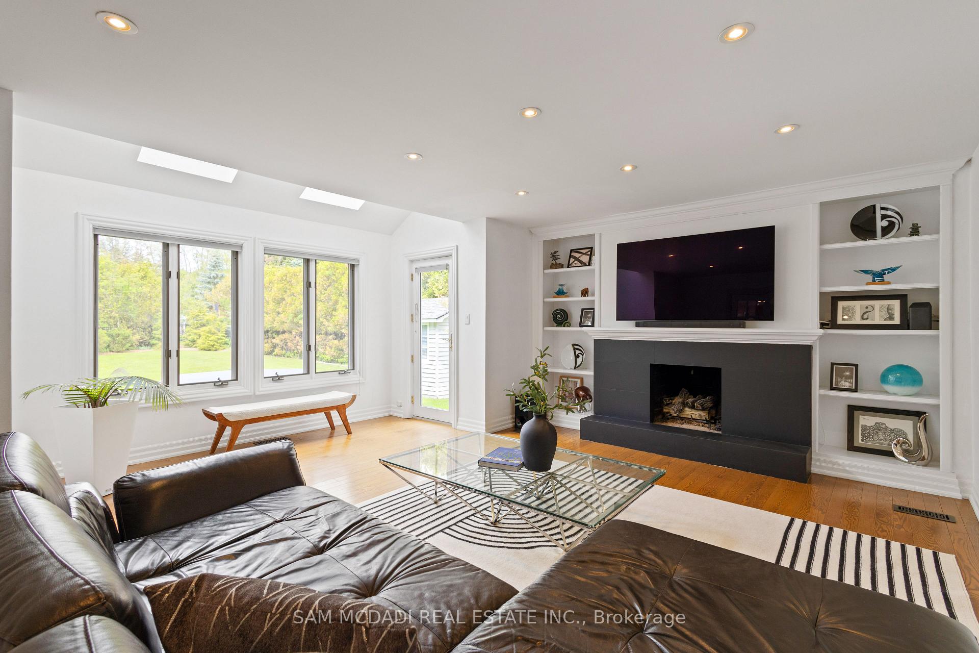 492 Country Club Crescent