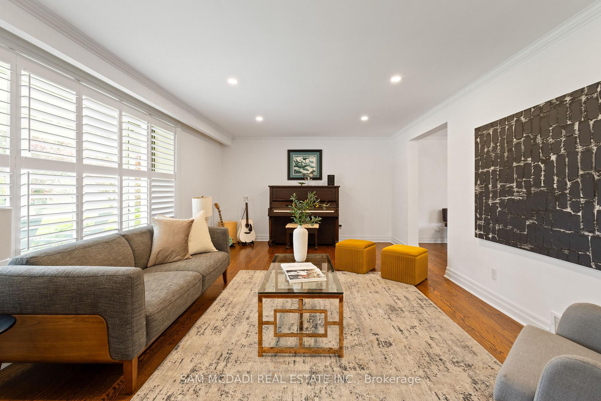 492 Country Club Crescent