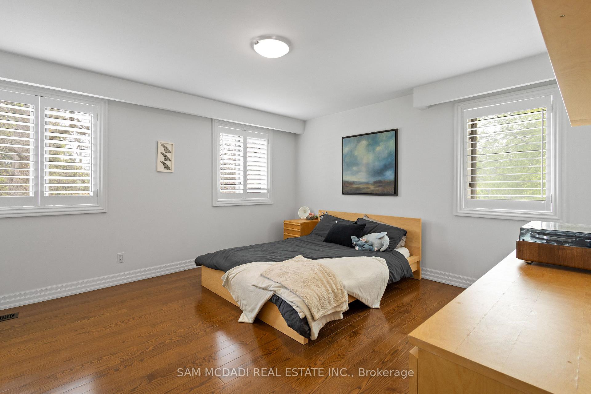 492 Country Club Crescent