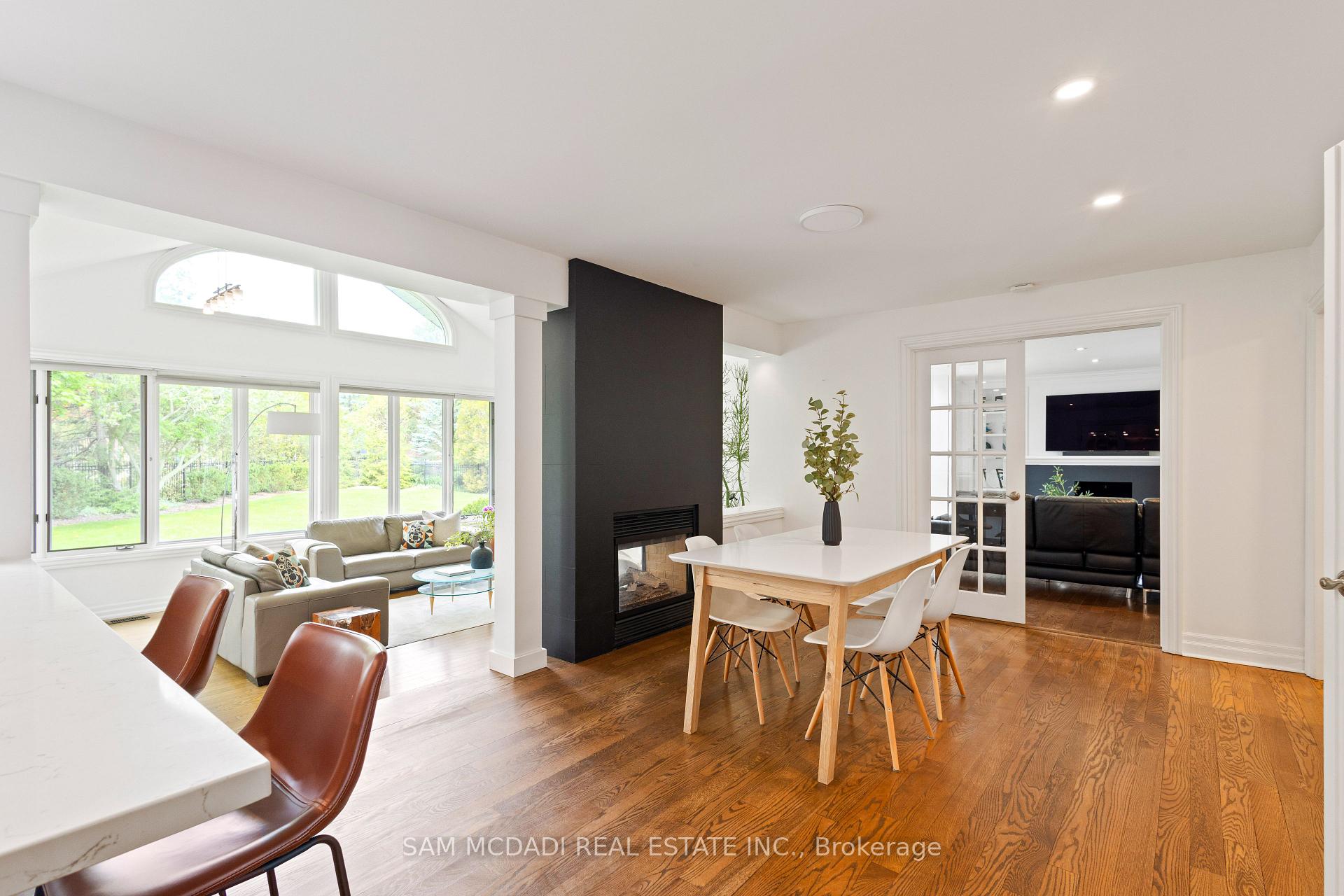 492 Country Club Crescent