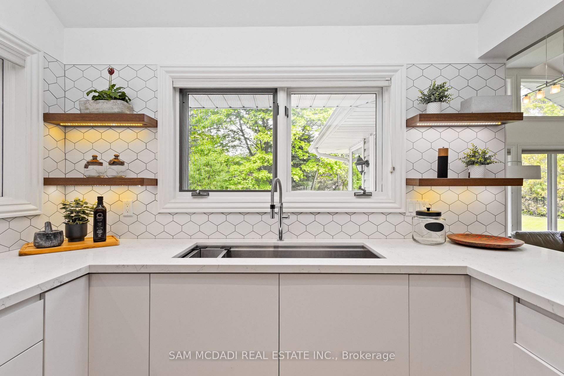 492 Country Club Crescent