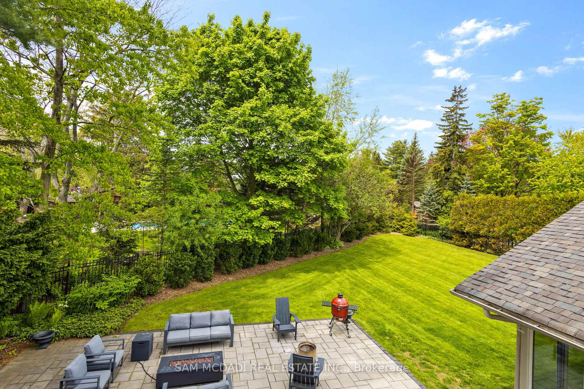 492 Country Club Crescent