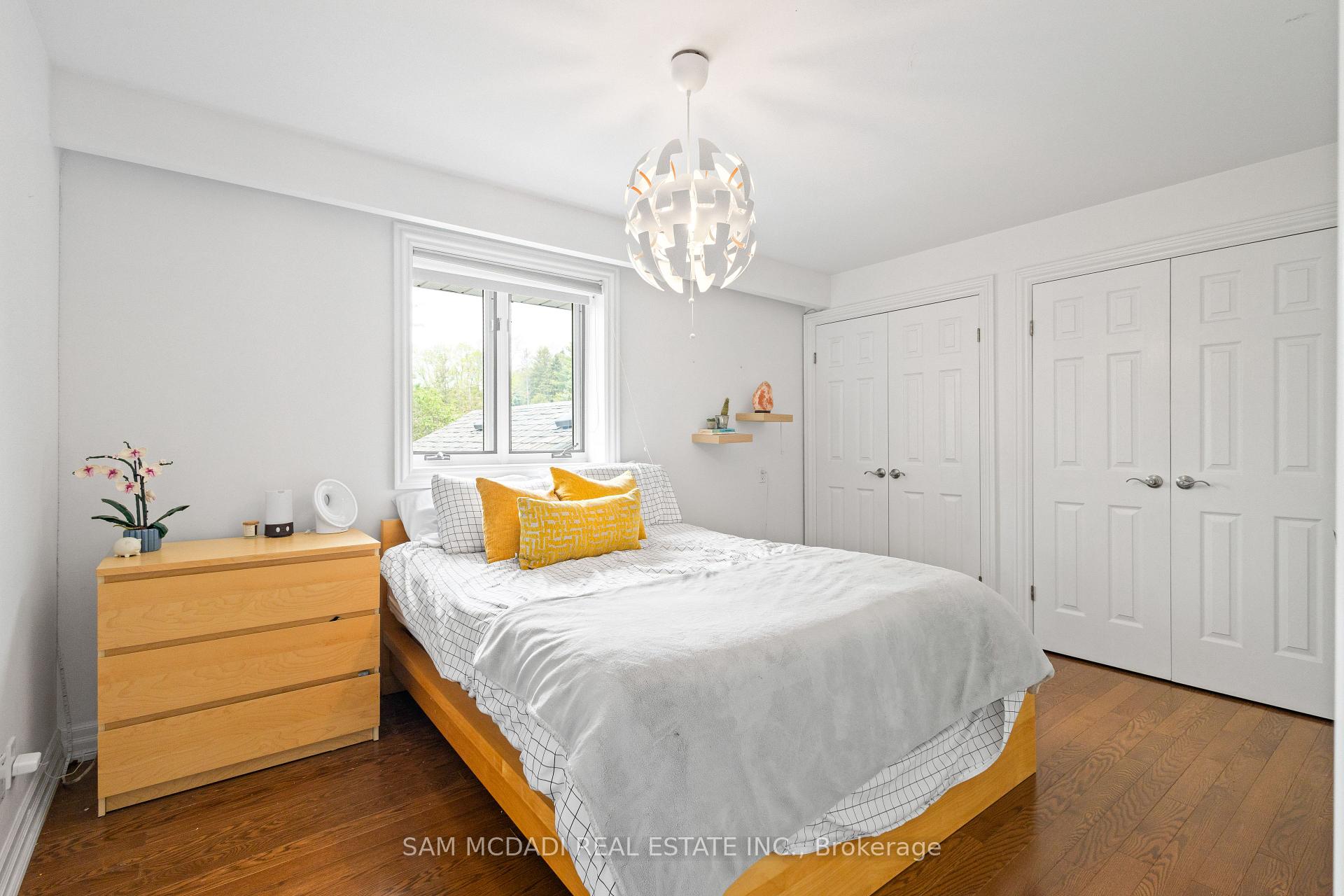 492 Country Club Crescent