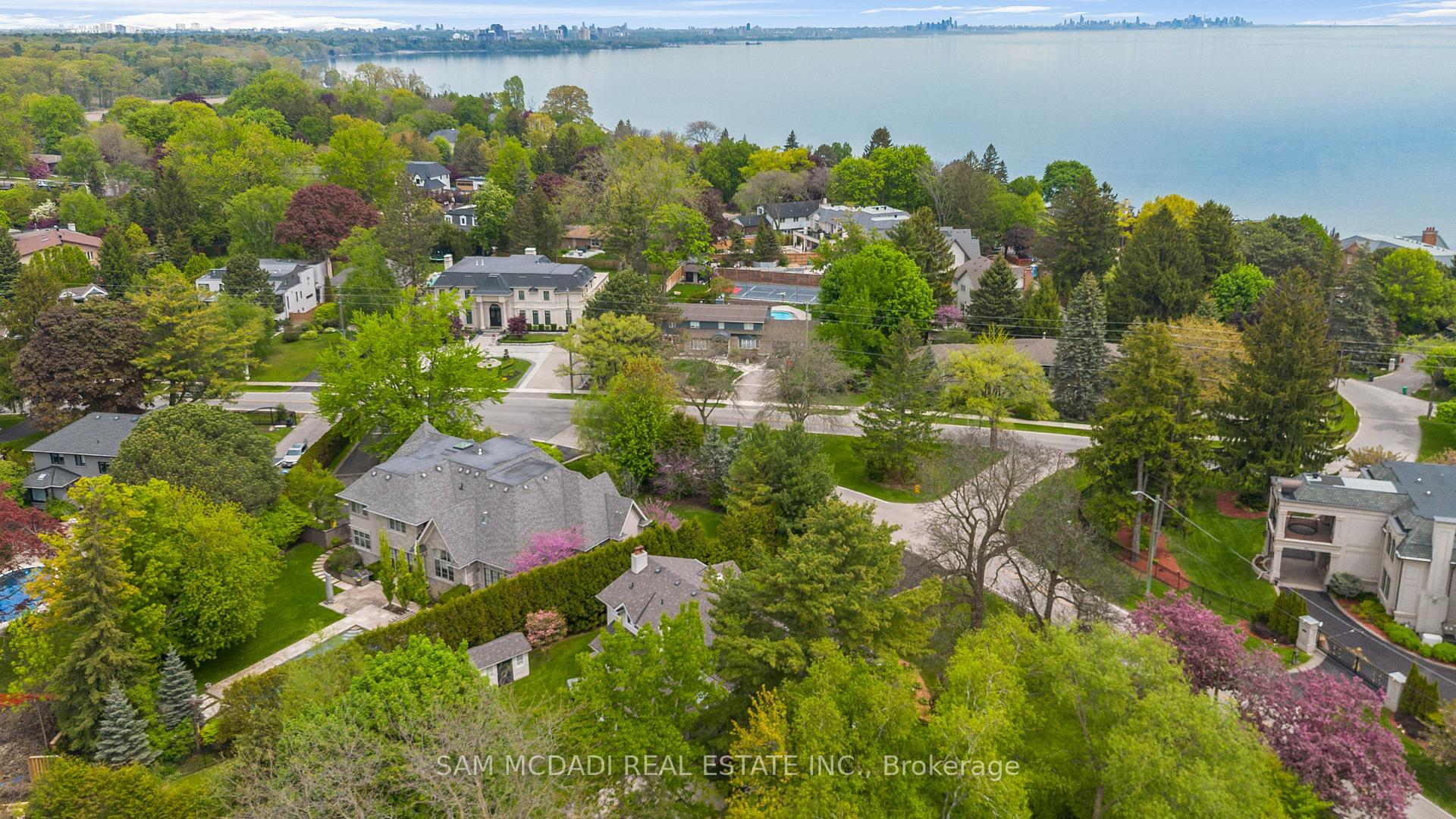 492 Country Club Crescent