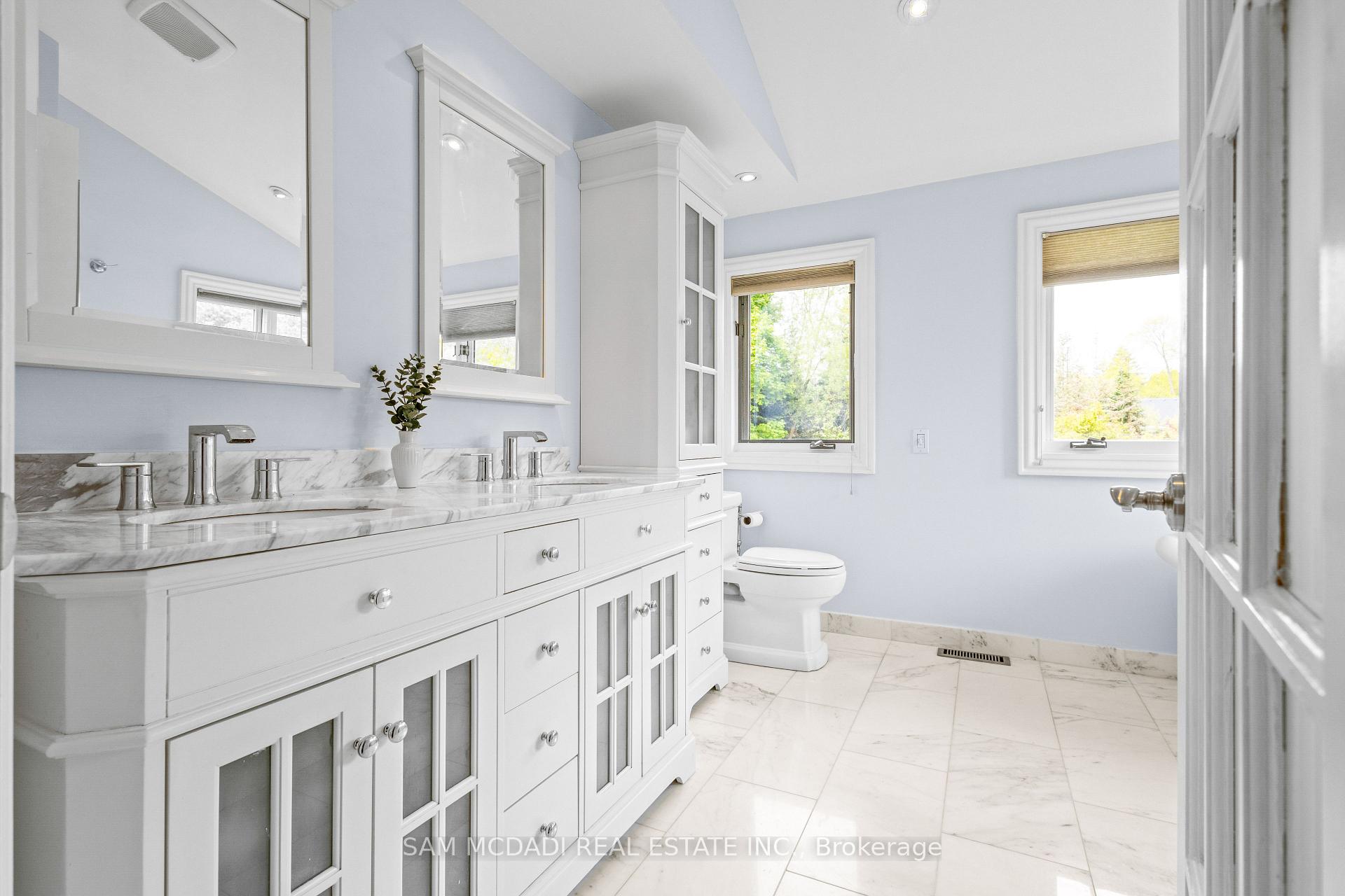 492 Country Club Crescent