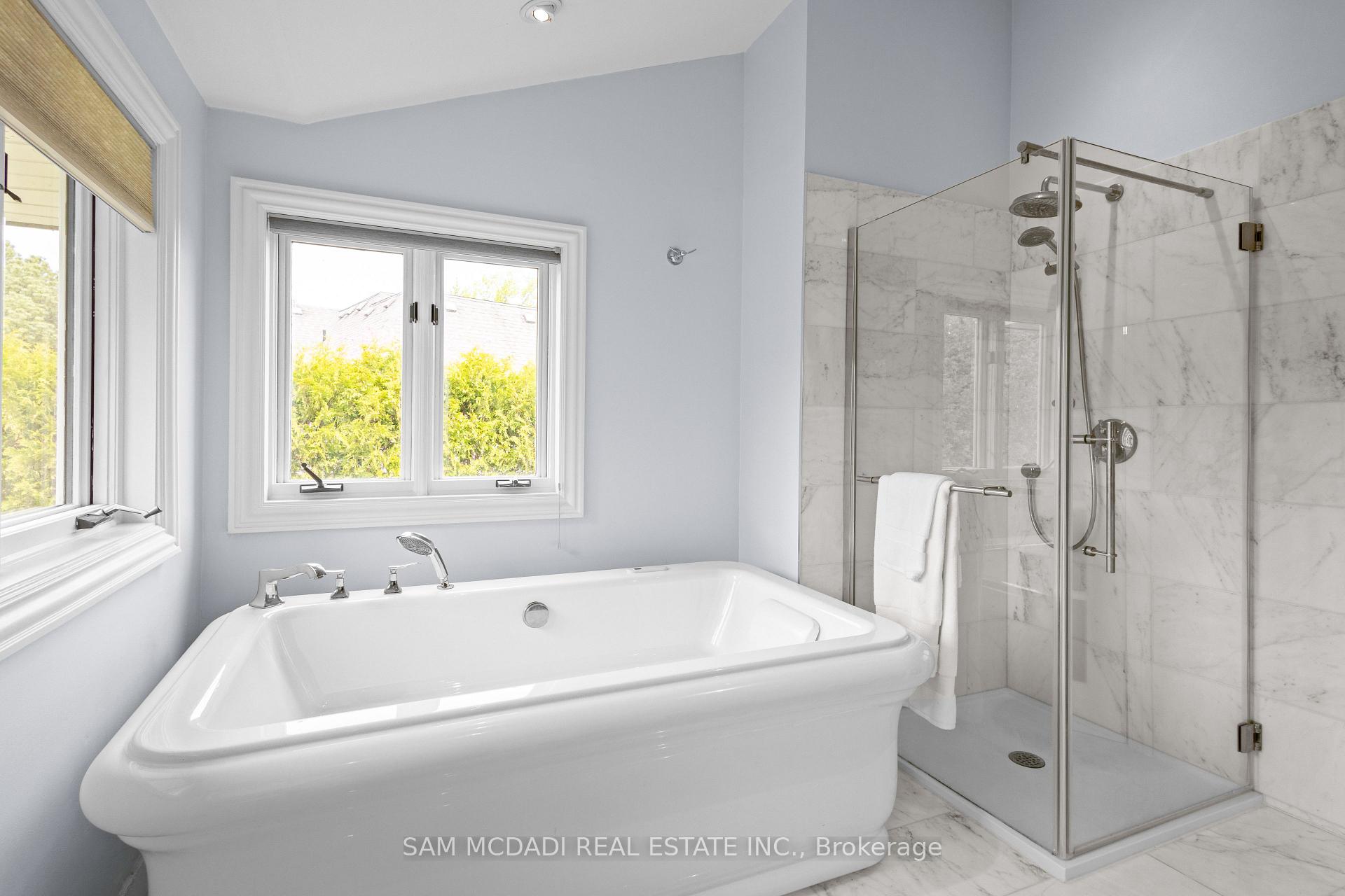 492 Country Club Crescent