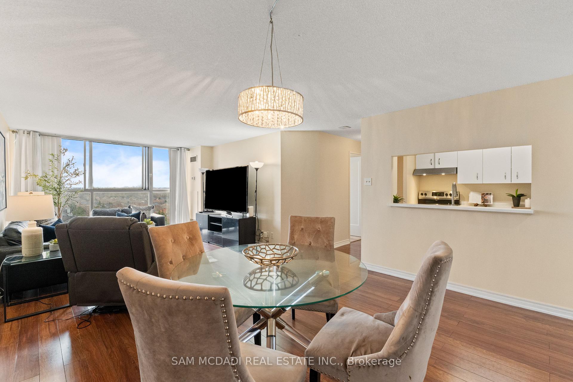 35 Trailwood Drive 1013