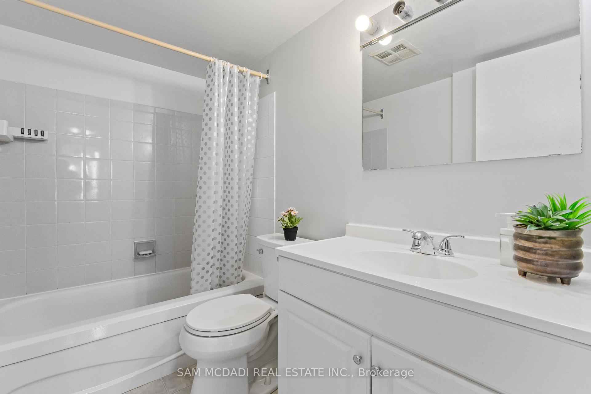 35 Trailwood Drive 1013