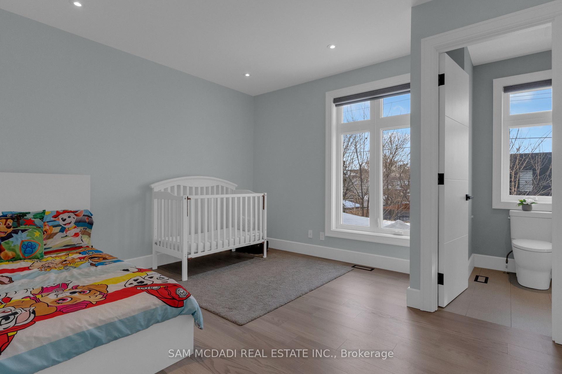 1050 Edgeleigh Avenue