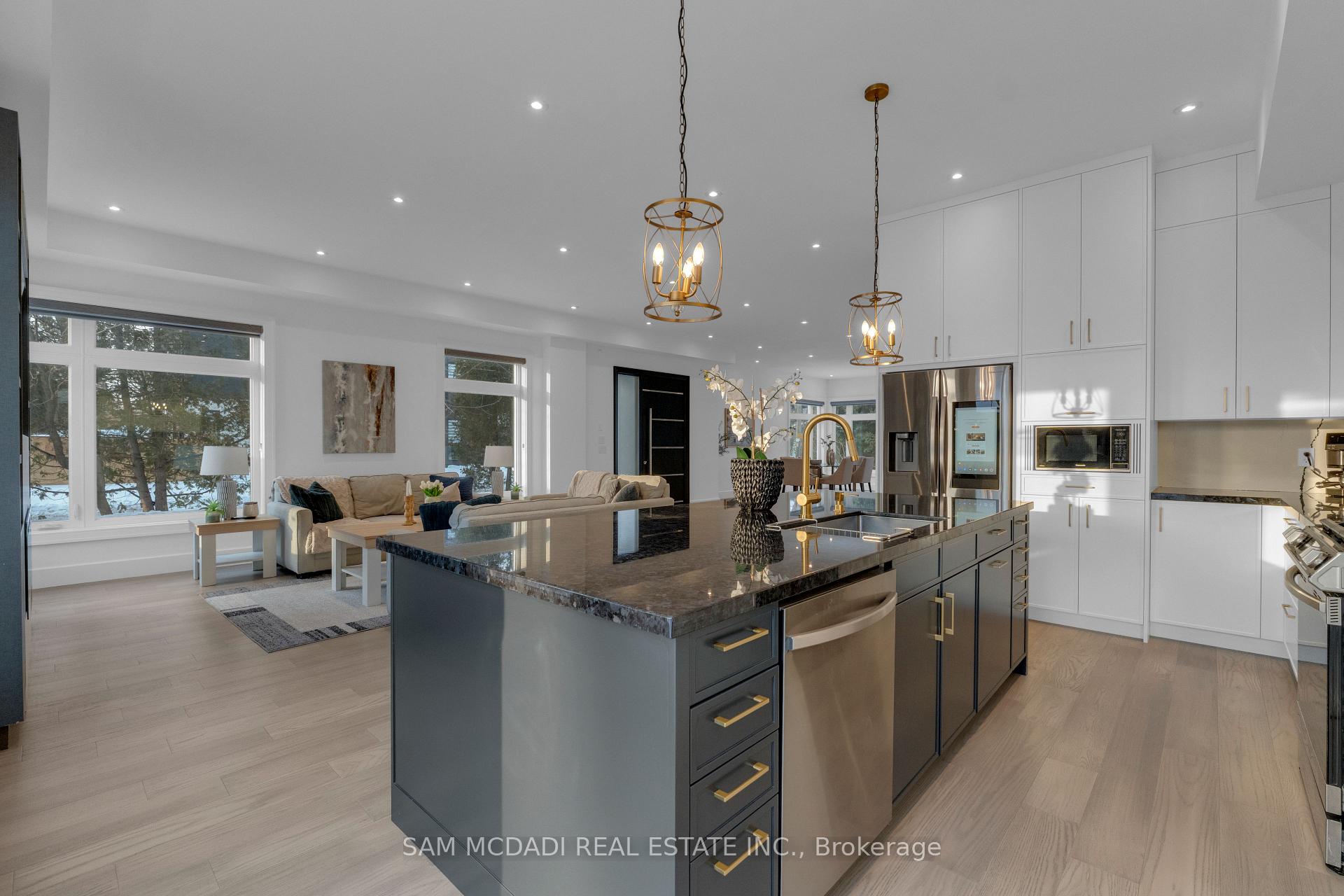 1050 Edgeleigh Avenue