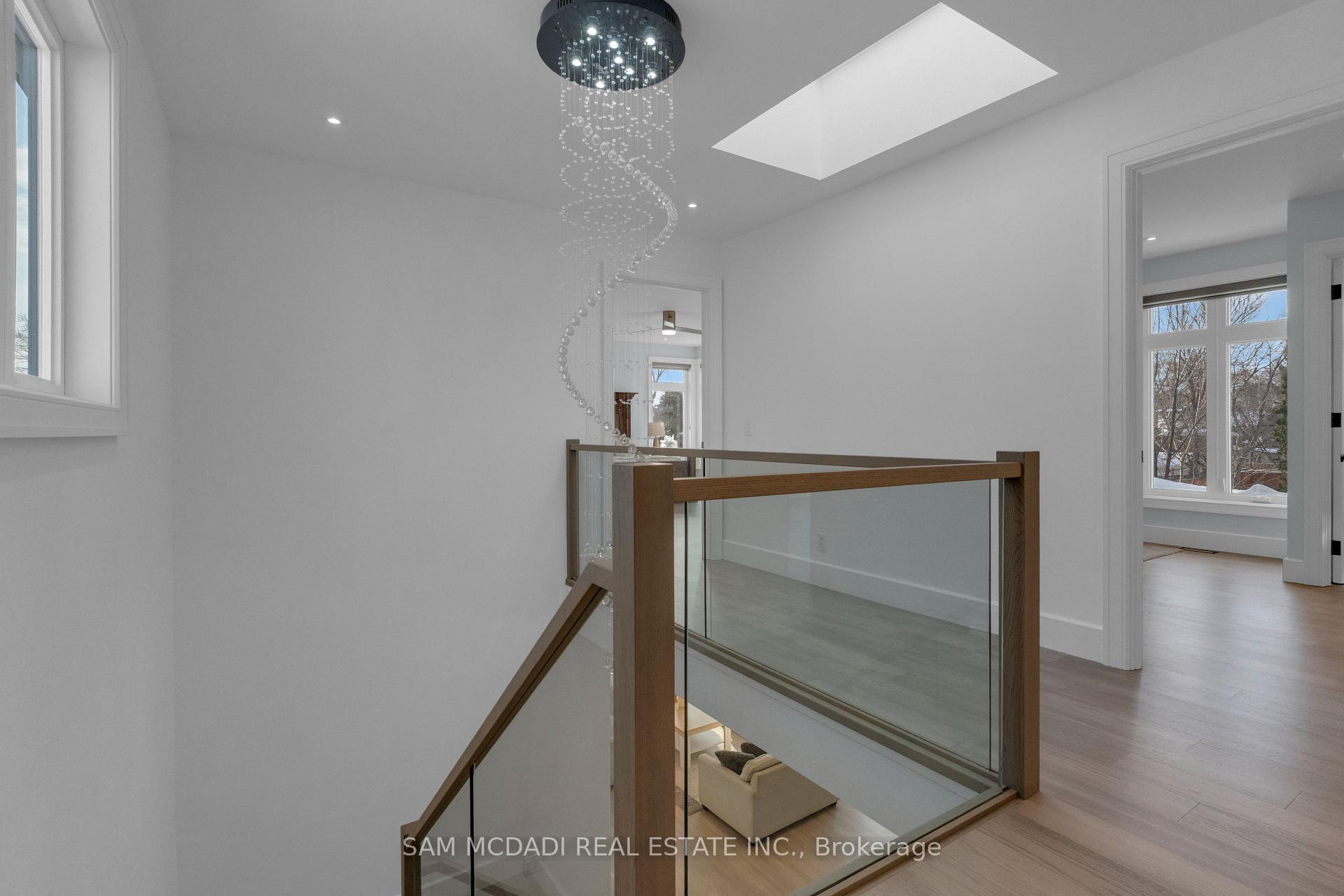 1050 Edgeleigh Avenue