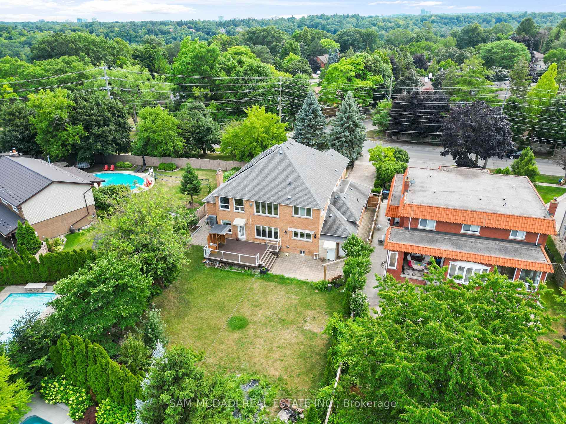 2339 Glengarry Road