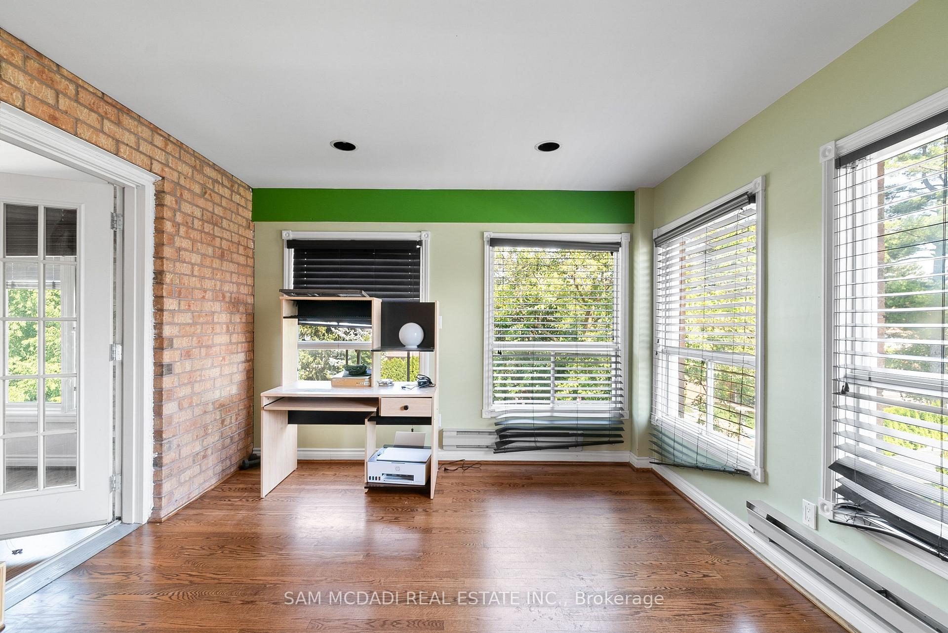 2339 Glengarry Road