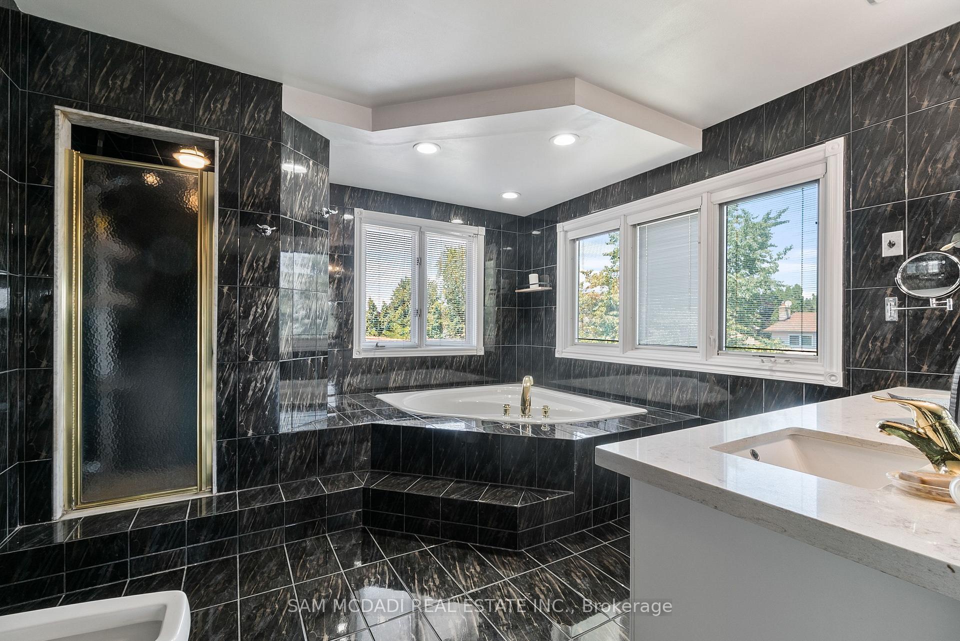 2339 Glengarry Road
