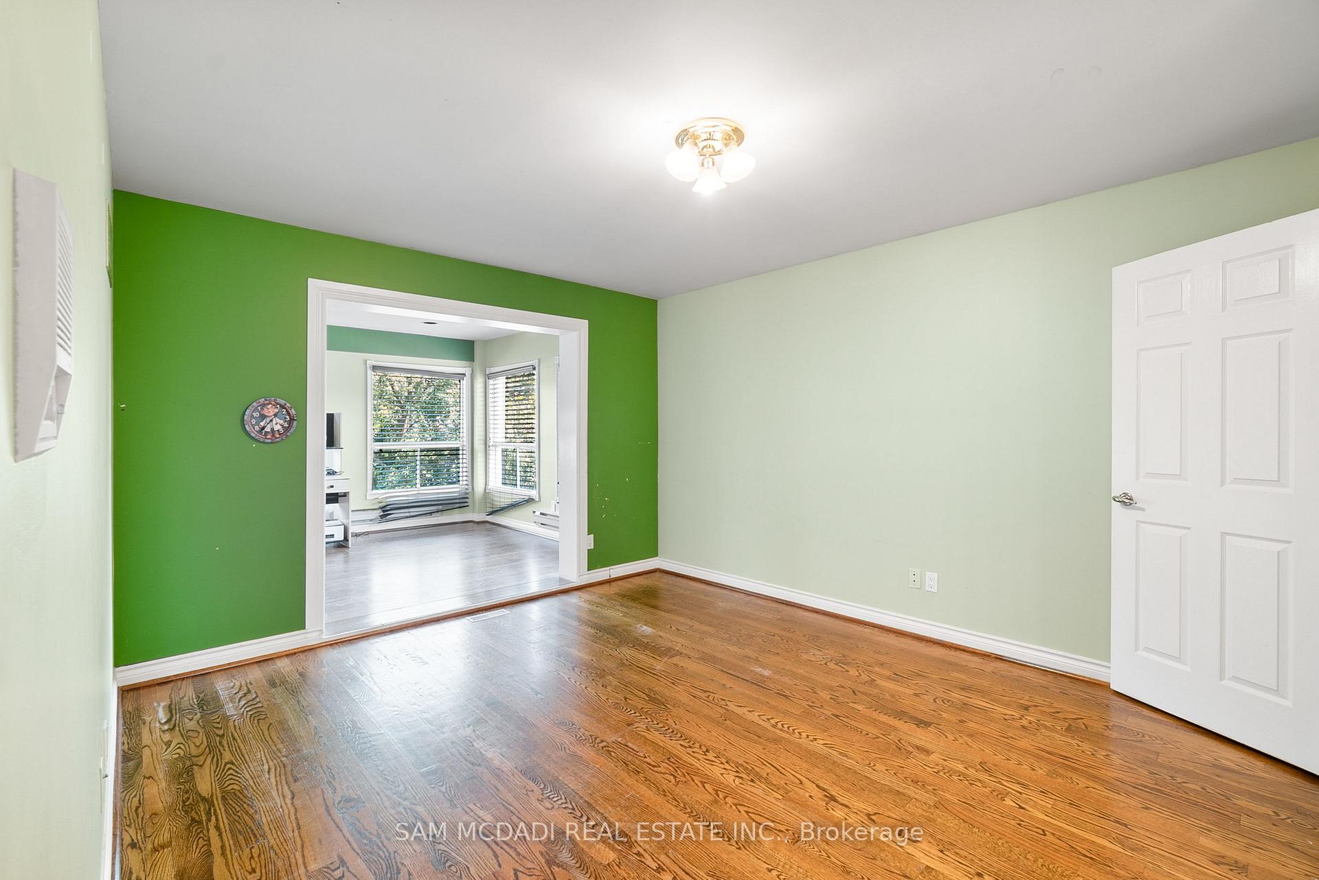 2339 Glengarry Road