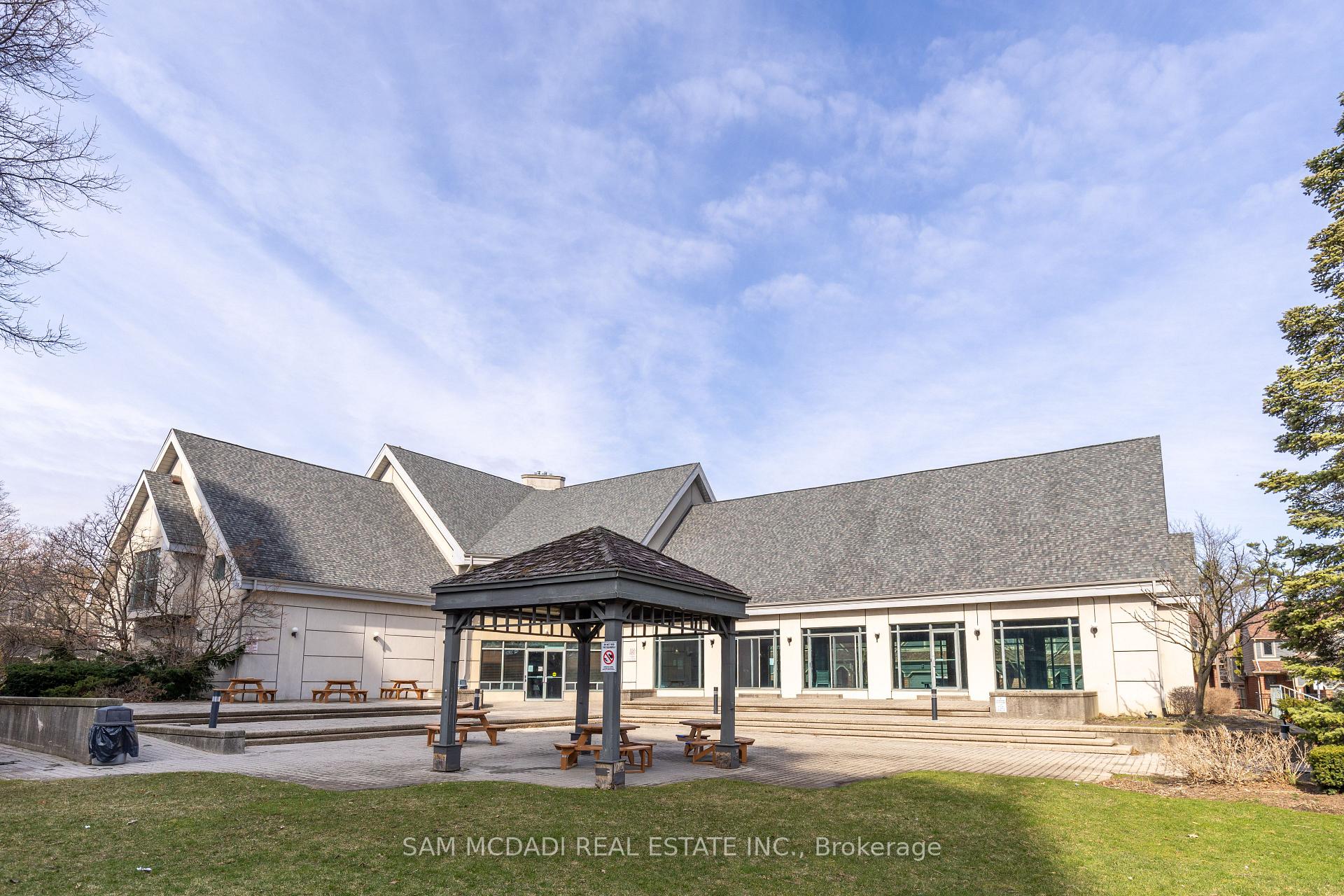 2177 Burnhamthorpe Road W 708