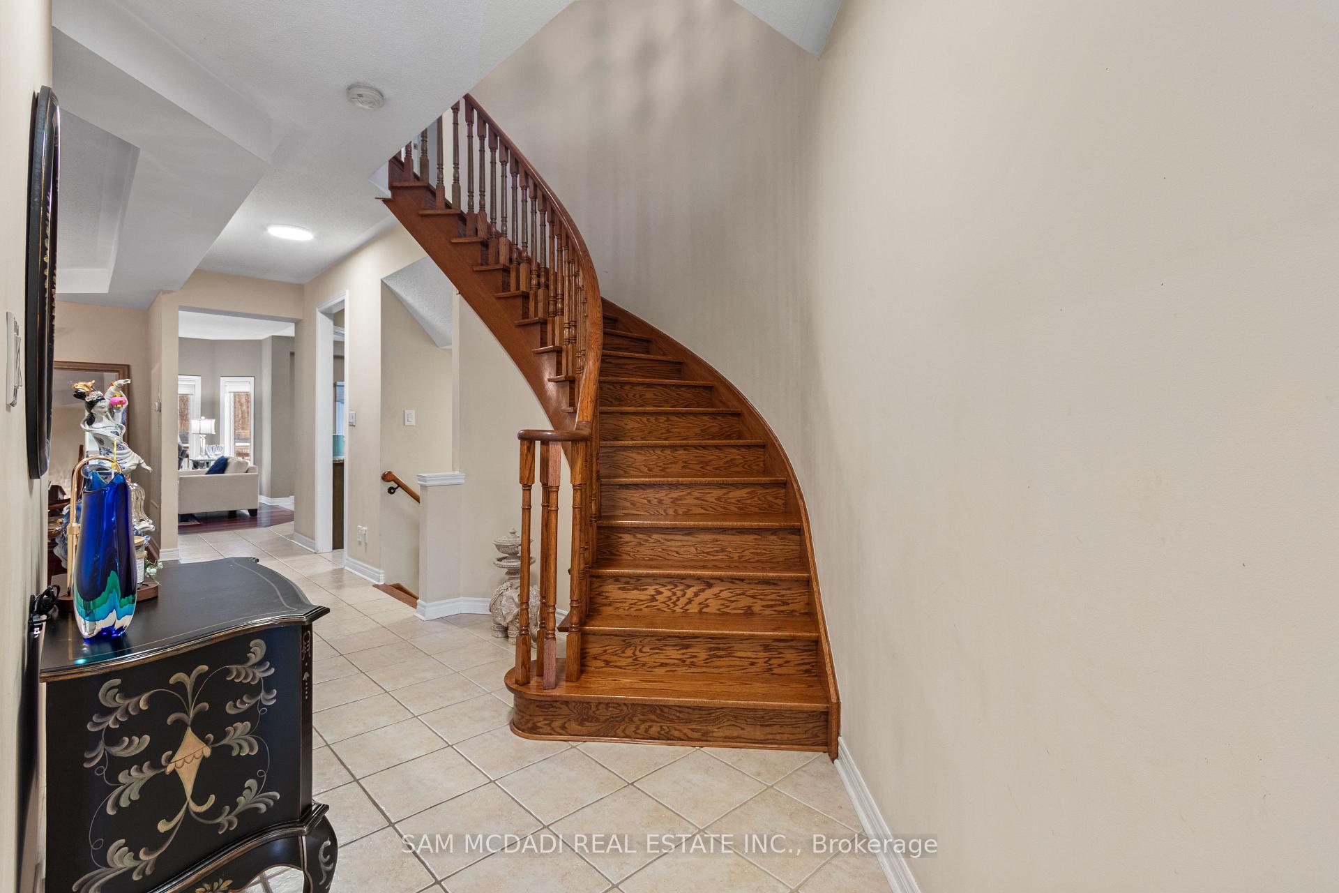 3352 Erin Centre Boulevard