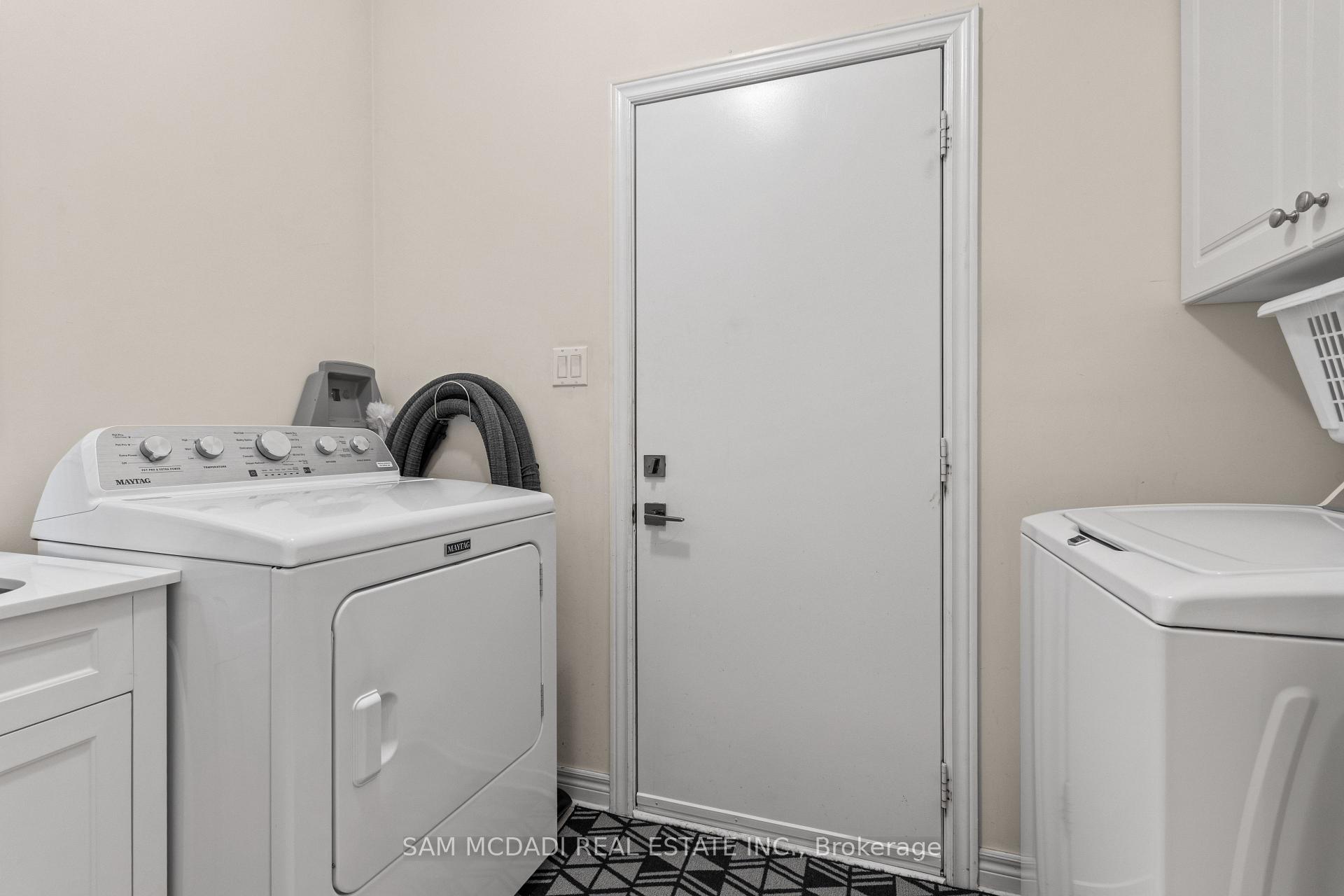 3352 Erin Centre Boulevard