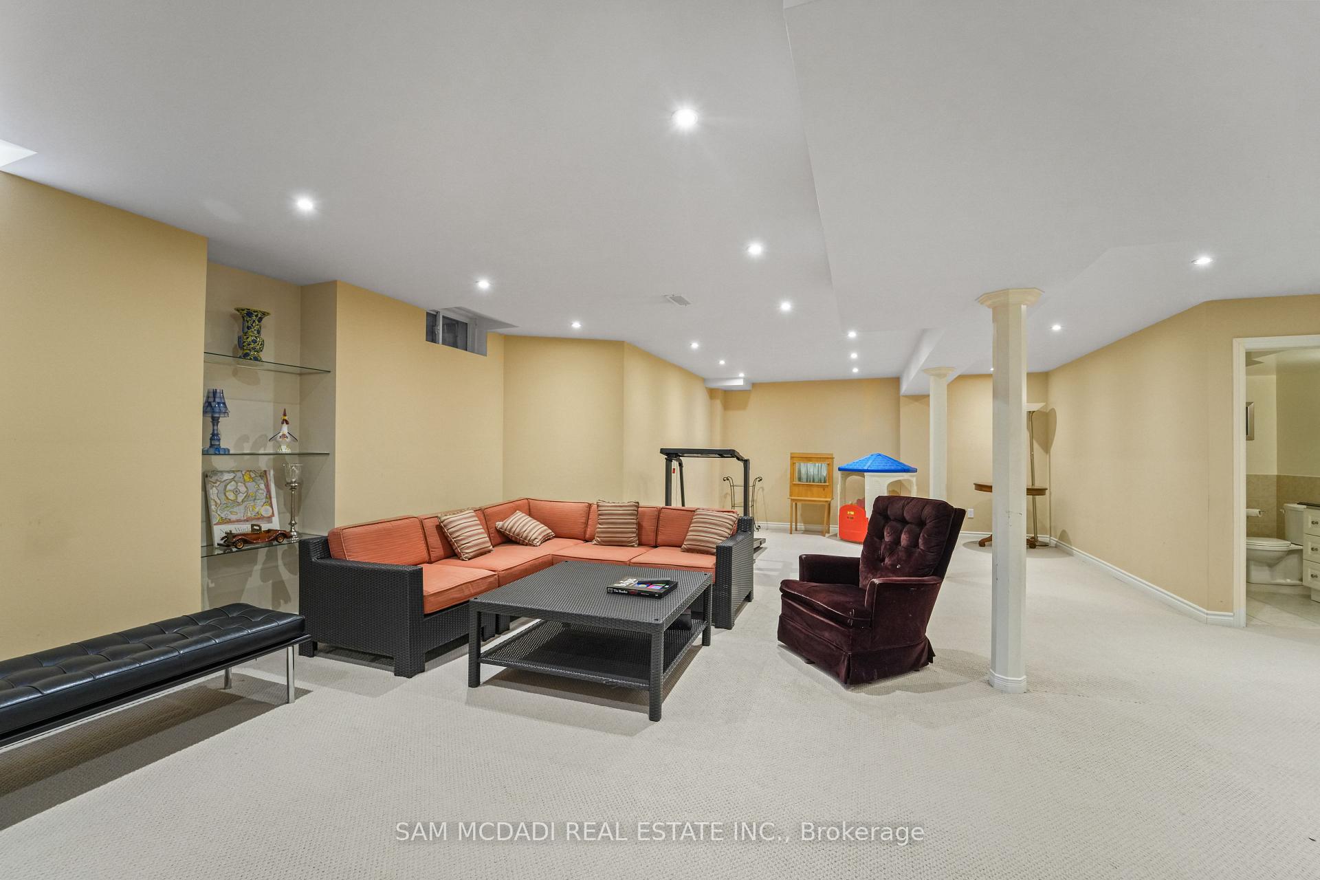 3352 Erin Centre Boulevard