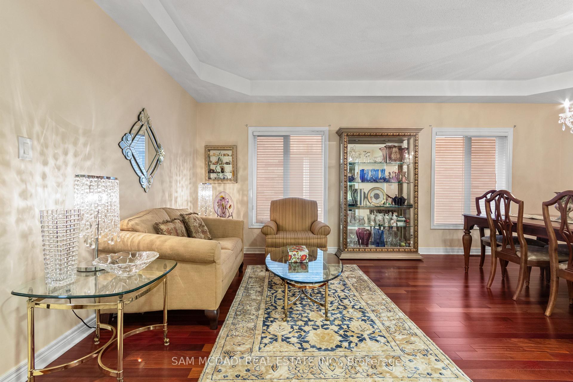 3352 Erin Centre Boulevard