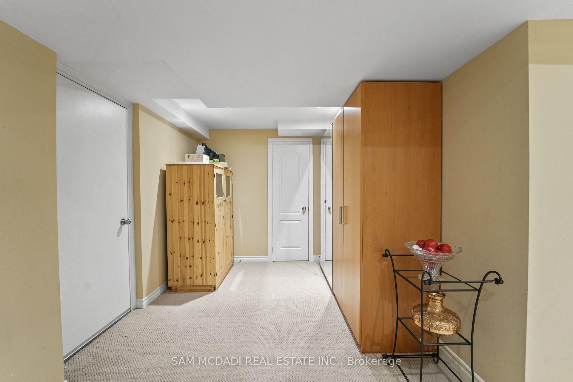 3352 Erin Centre Boulevard