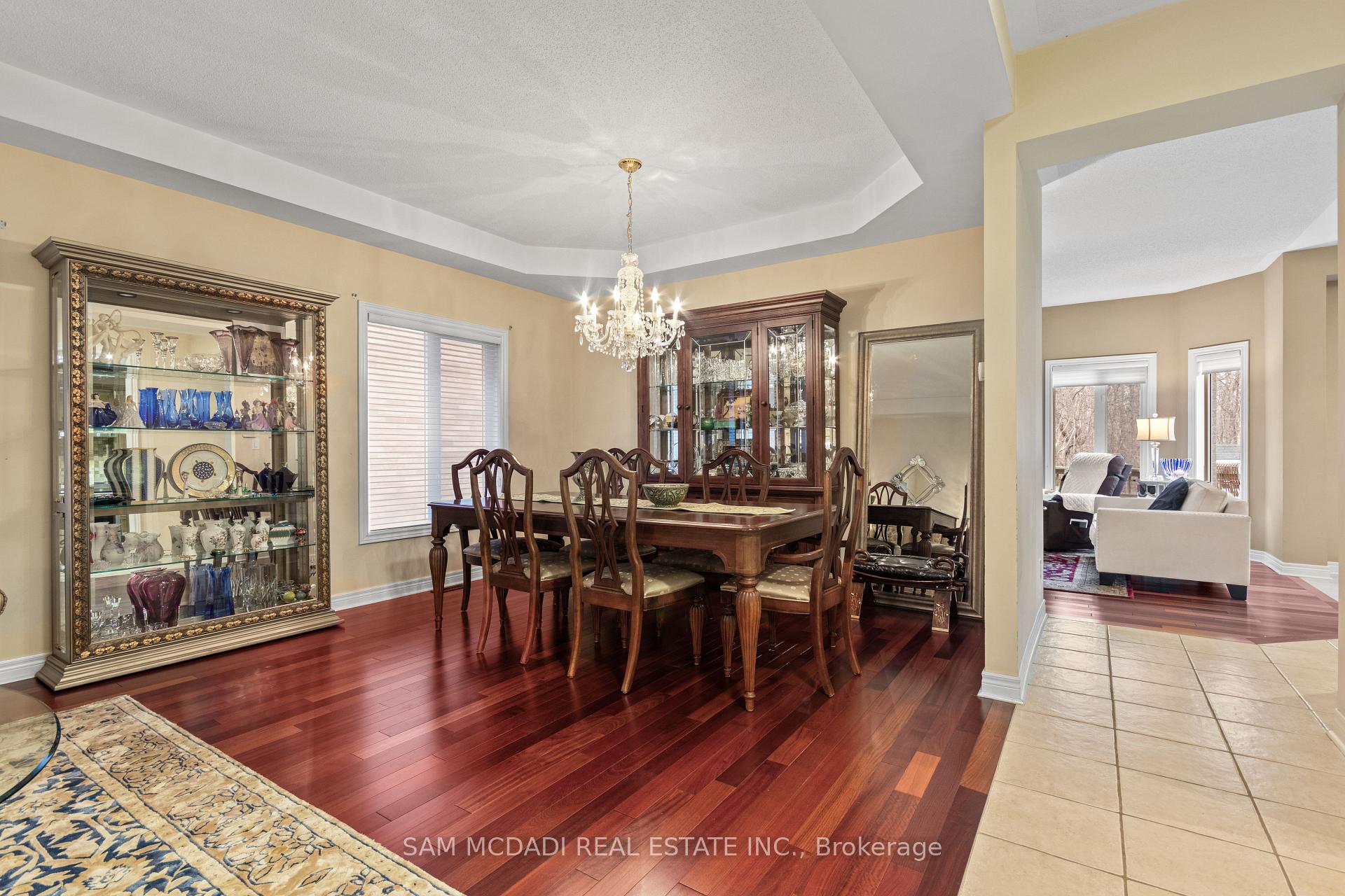 3352 Erin Centre Boulevard