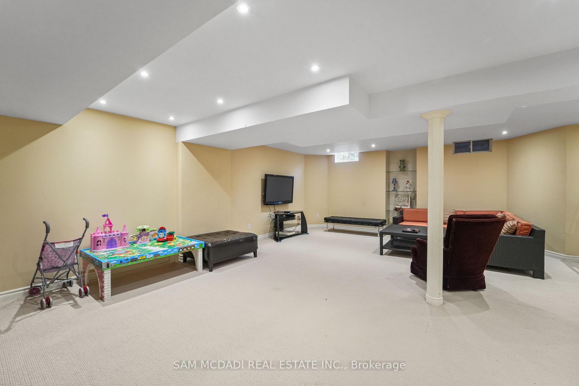 3352 Erin Centre Boulevard